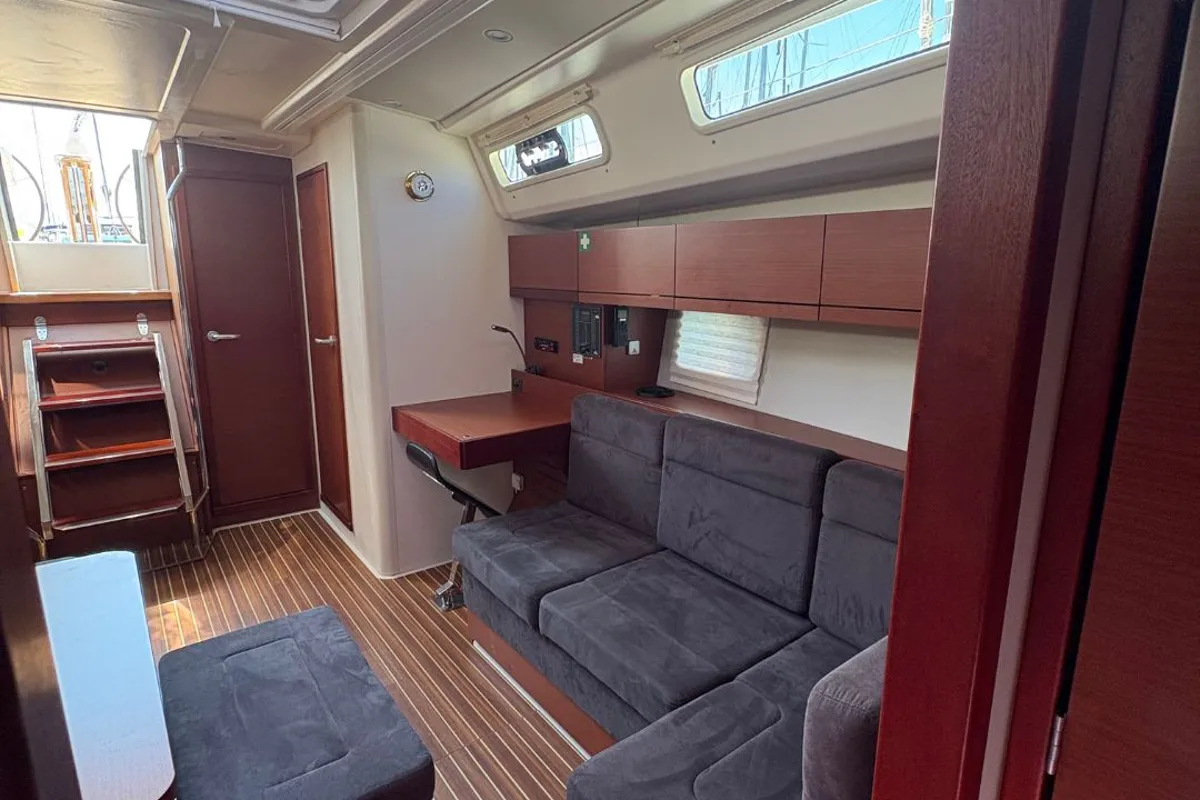 Salon of Meryl, a Hanse Yachts Hanse 458 sailboat at Grad Kaštela, Croatia