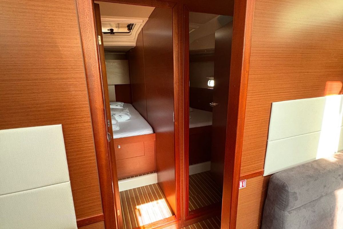 Cabin on Meryl, a Hanse Yachts Hanse 458 sailboat at Grad Kaštela, Croatia