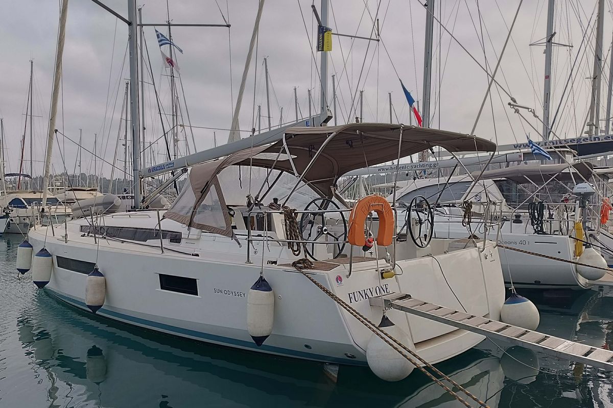 Exterior view of Funky One, a Jeanneau Sun Odyssey 440 sailboat at Kontokali, Greece