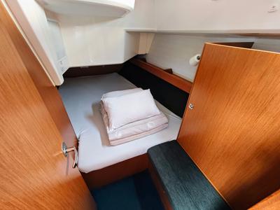 Cabin on Hana, a Bavaria Cruiser 37 sailboat at Općina Sukošan, Croatia