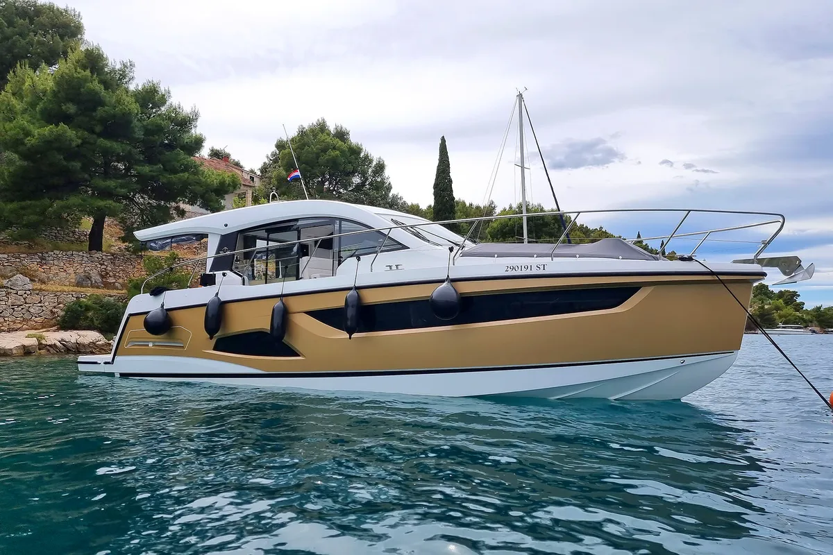 Exterior view of Tireless, a Sealine C390 yacht at Grad Kaštela, Croatia