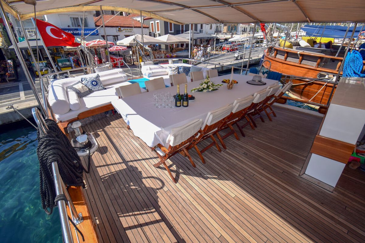 Deck of Perla Del Mar I, a Unknown M/S Perla Del Mar I yacht at Marmaris, Turkey