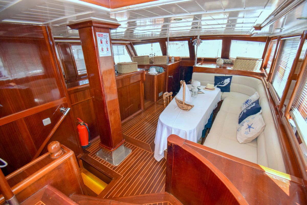 Salon of Perla Del Mar I, a Unknown M/S Perla Del Mar I yacht at Marmaris, Turkey