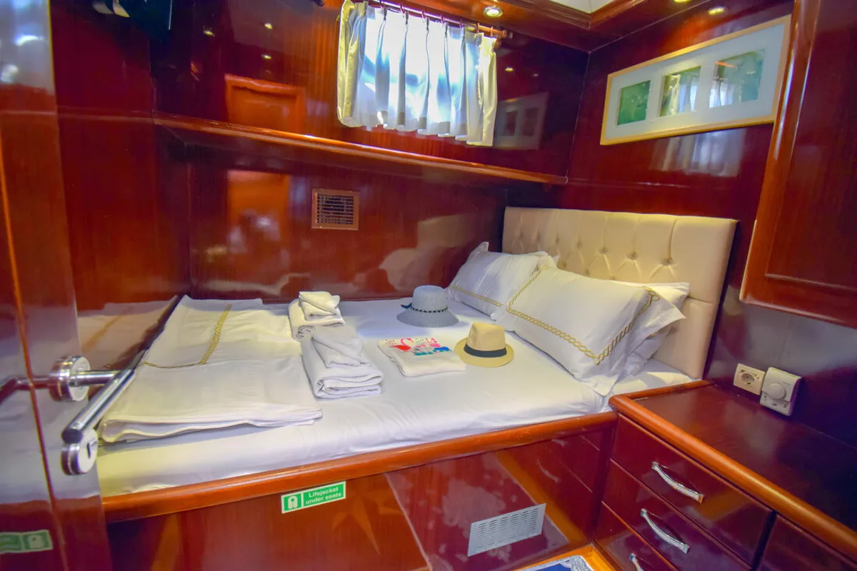 Cabin on Perla Del Mar I, a Unknown M/S Perla Del Mar I yacht at Marmaris, Turkey