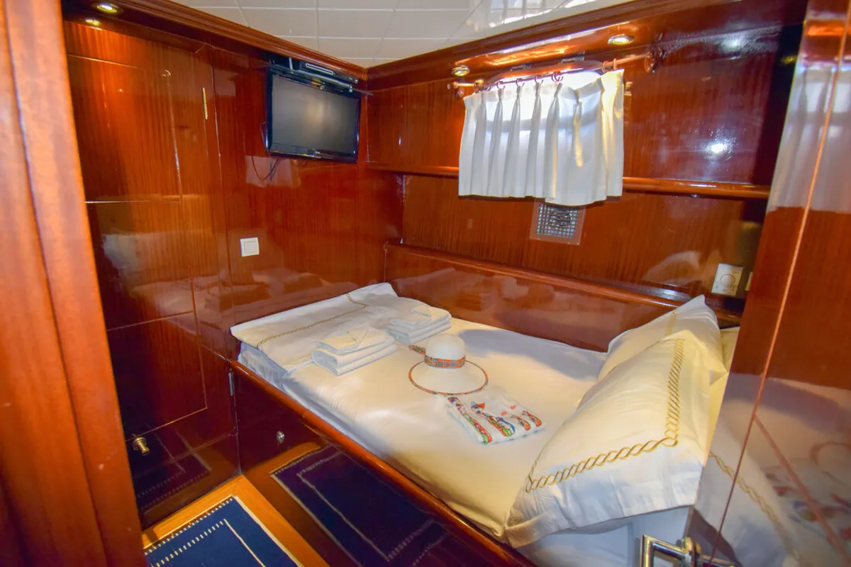 Cabin on Perla Del Mar I, a Unknown M/S Perla Del Mar I yacht at Marmaris, Turkey