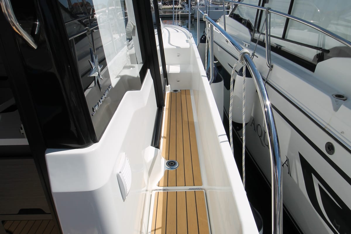 Exterior view of Navis Amoris, a Jeanneau Merry Fisher 895 Serie2 motorboat at Grad Biograd na Moru, Croatia