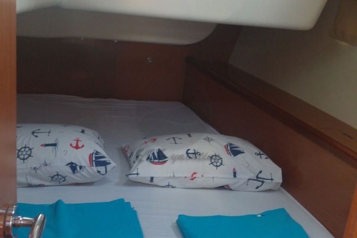 Cabin on Filadelfo, a Beneteau Oceanis 43.4 sailboat at Fethiye, Turkey