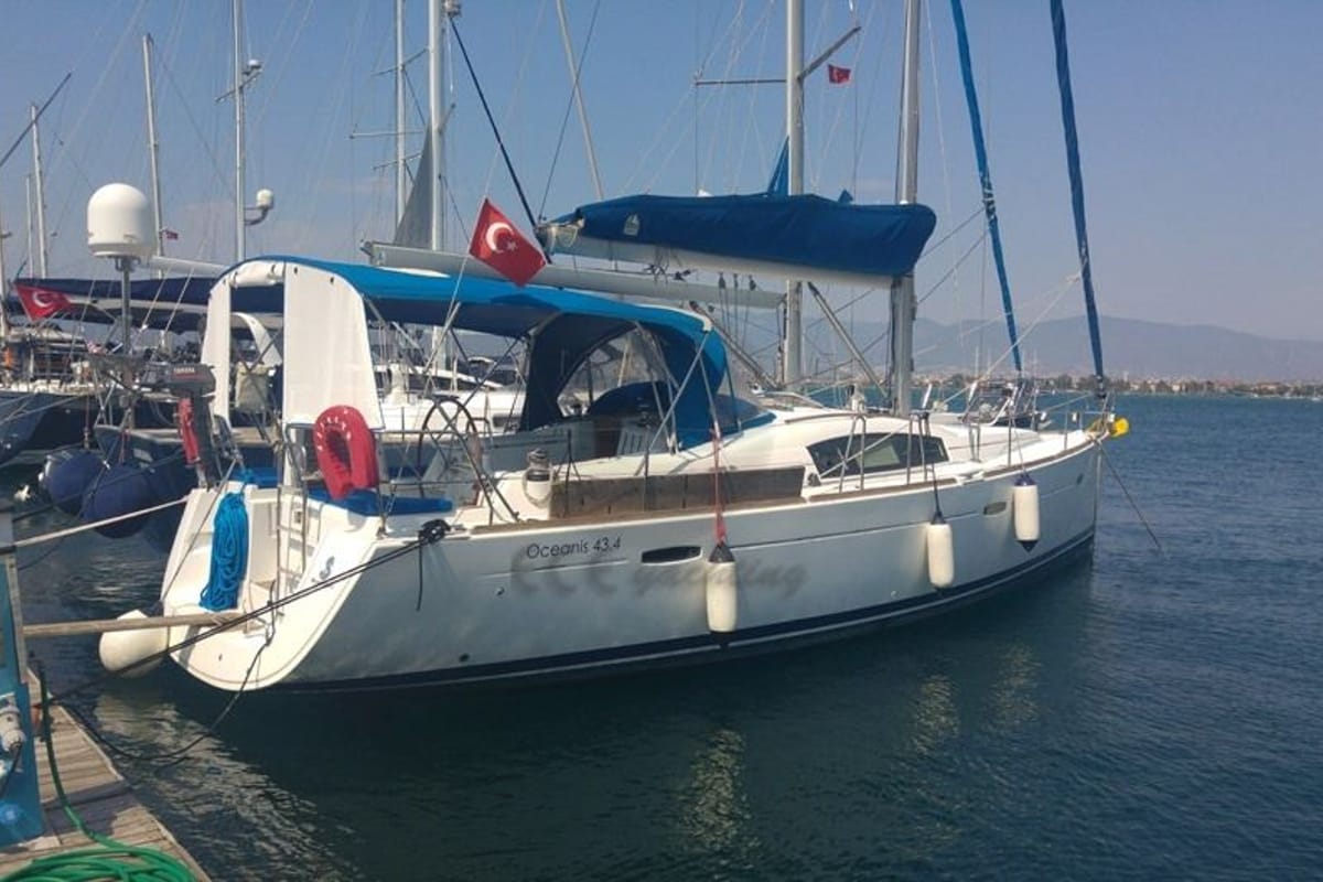 Exterior view of Filadelfo, a Beneteau Oceanis 43.4 sailboat at Fethiye, Turkey