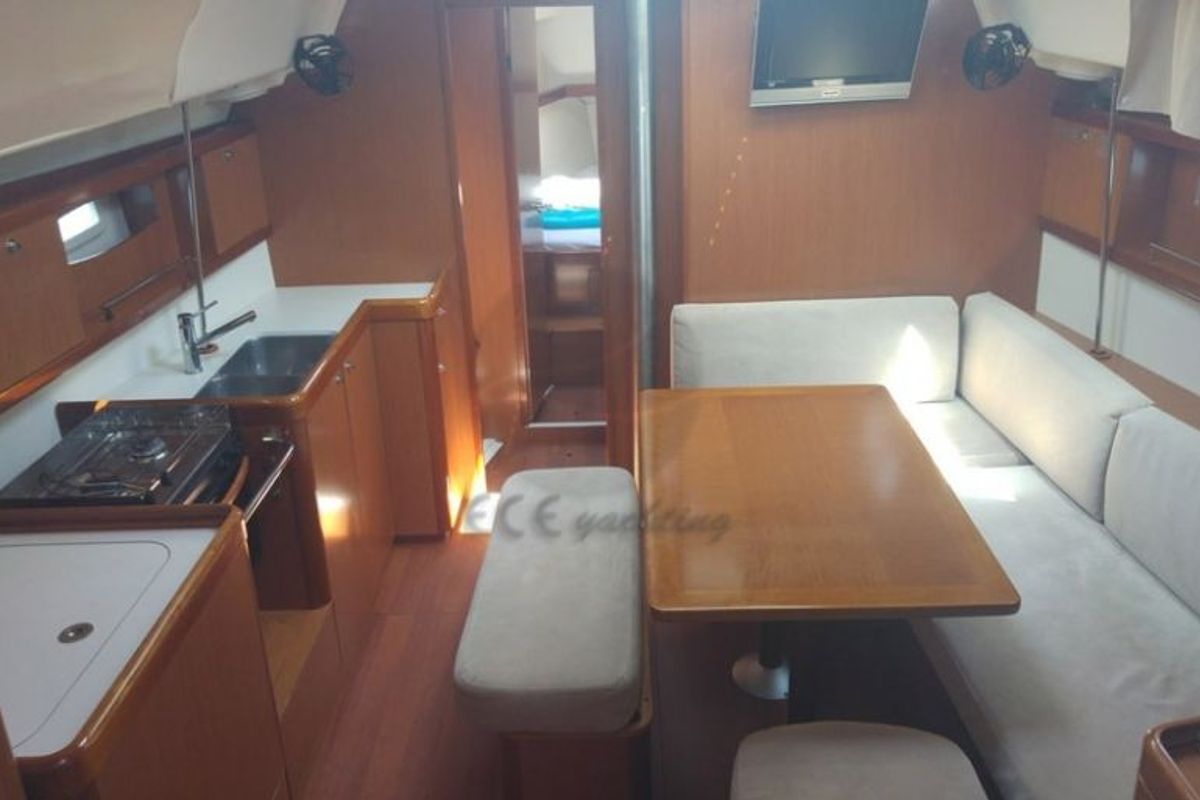 Salon of Filadelfo, a Beneteau Oceanis 43.4 sailboat at Fethiye, Turkey