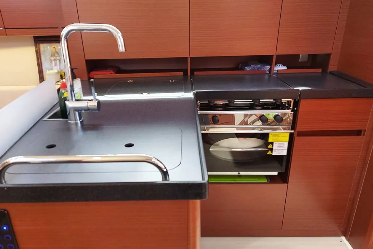 Galley of Pasithea, a Hanse Yachts Hanse 418 sailboat at Lavrion - Olympic Marine