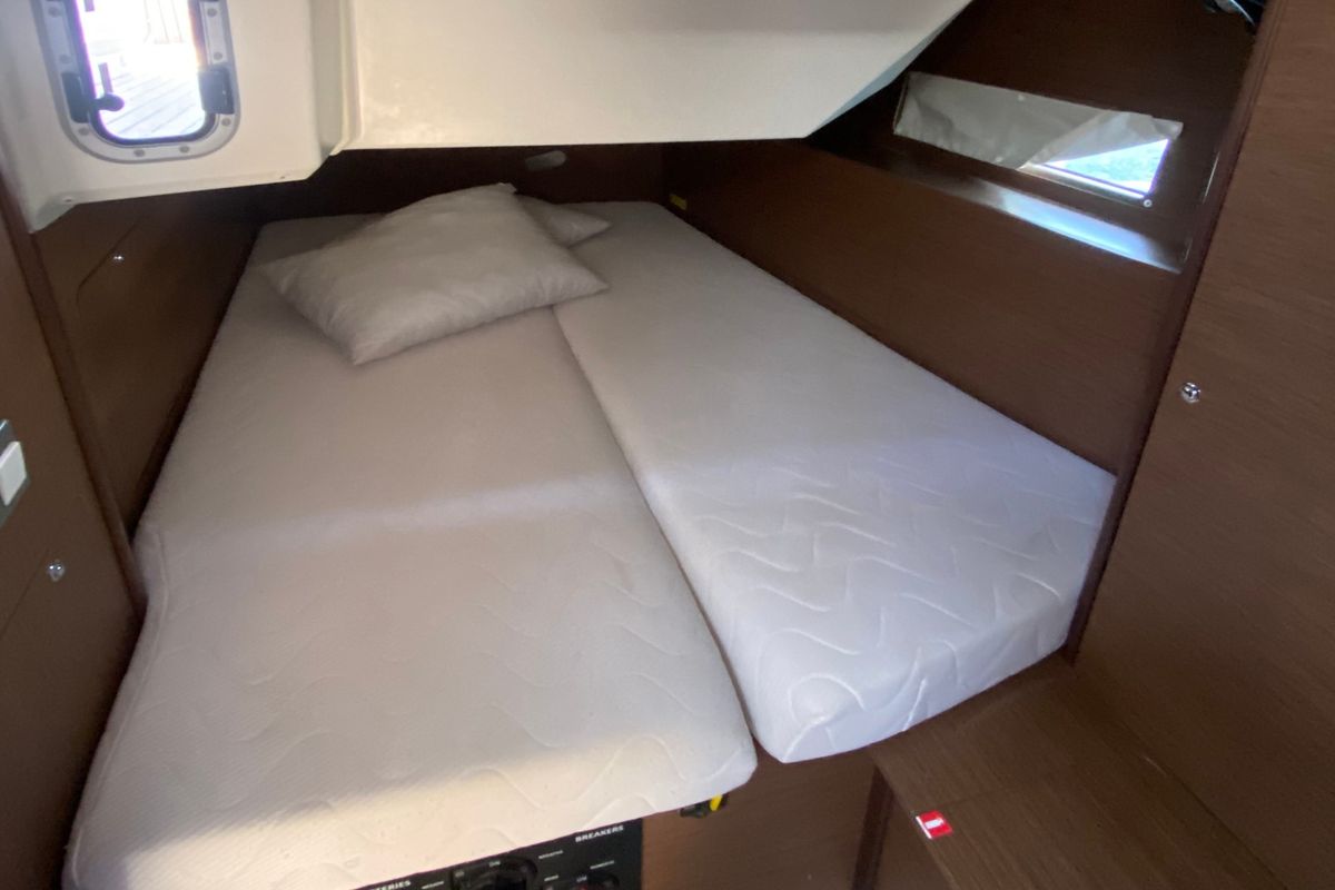 Cabin on ARIA, a Beneteau Oceanis 40.1 sailboat at Municipal Unit of Lefkada, Greece