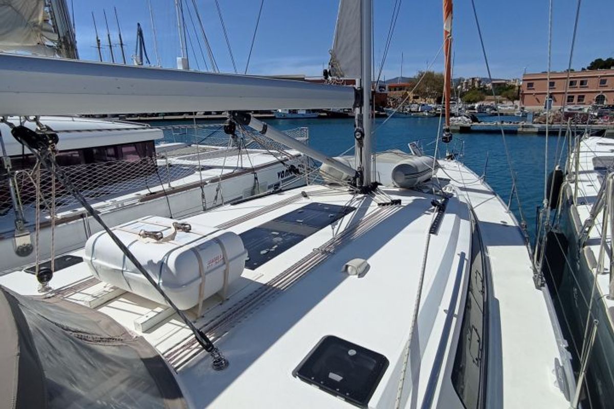 Exterior view of Alissa, a Bavaria Cruiser 51 sailboat at Palma de Mallorca, Spain