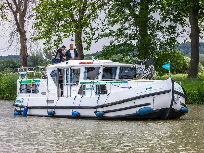 Exterior view of 1180-16, a Pénichette 1180 motorboat at Loosdrecht, Netherlands