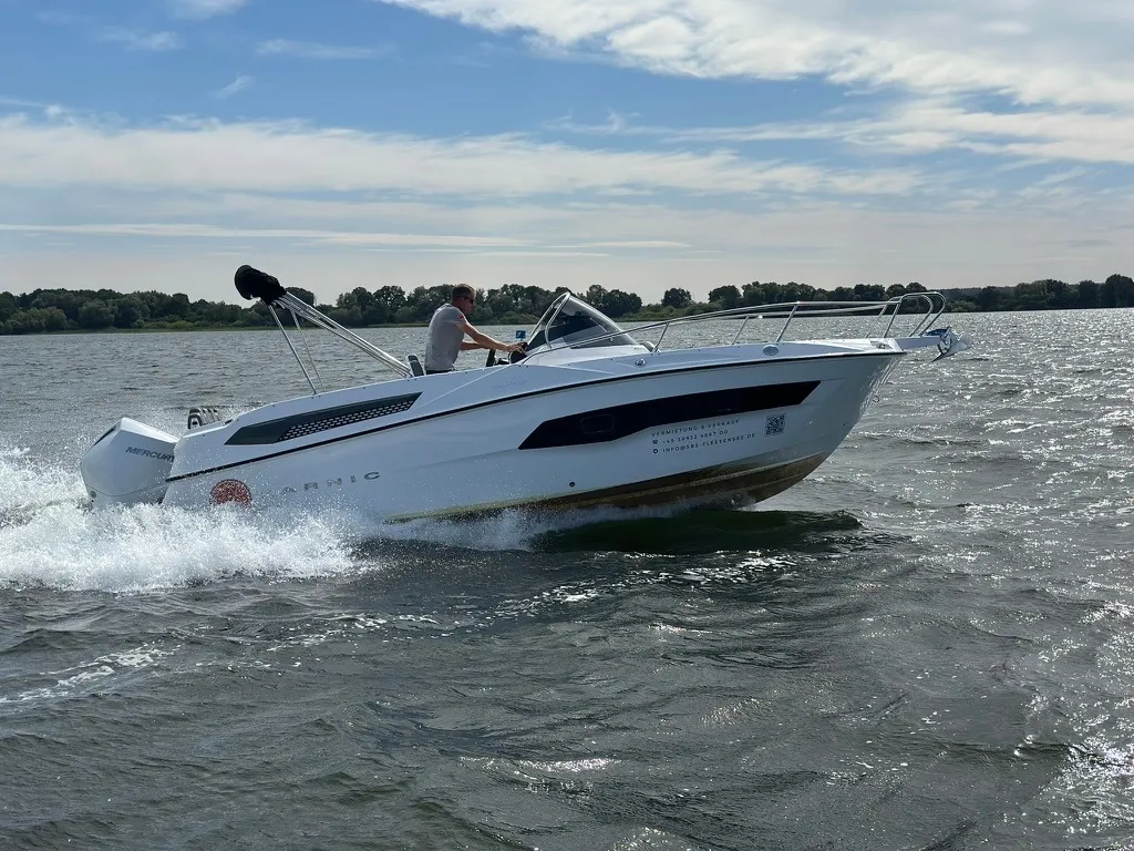 Karnic SL 702 Two, a Karnic Karnic SL 702 motorboat at Göhren-Lebbin, Germany