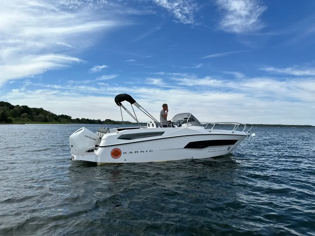 Karnic SL 702 Two, a Karnic Karnic SL 702 motorboat at Göhren-Lebbin, Germany