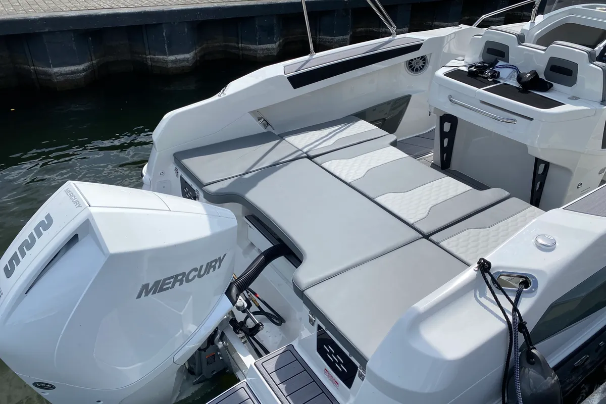Karnic SL 702 Two, a Karnic Karnic SL 702 motorboat at Göhren-Lebbin, Germany