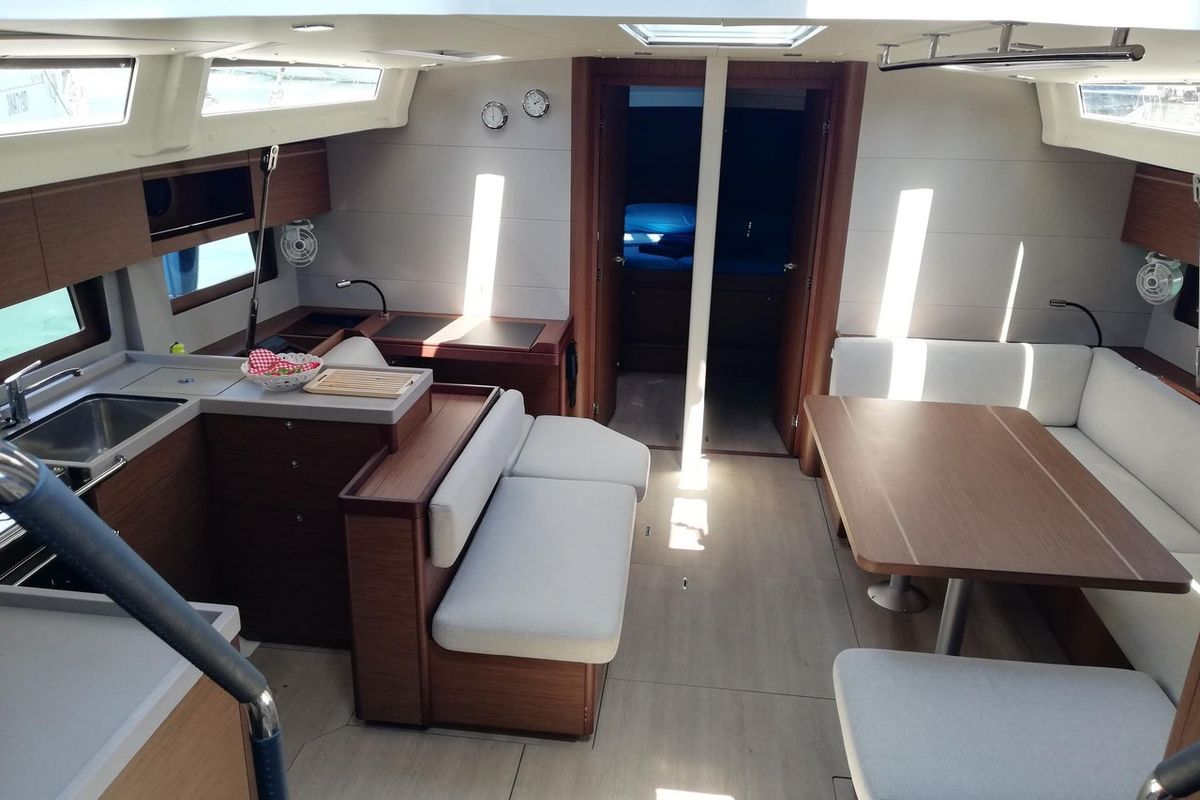 Salon of San Blas, a Beneteau Oceanis 51.1 sailboat at Tonnarella, Italy