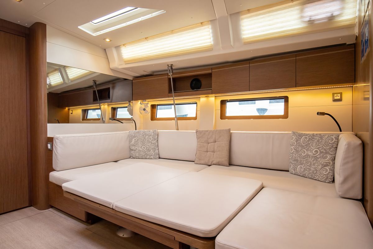 Salon of Calipso, a Beneteau Oceanis 51.1 sailboat at Salerno, Italy