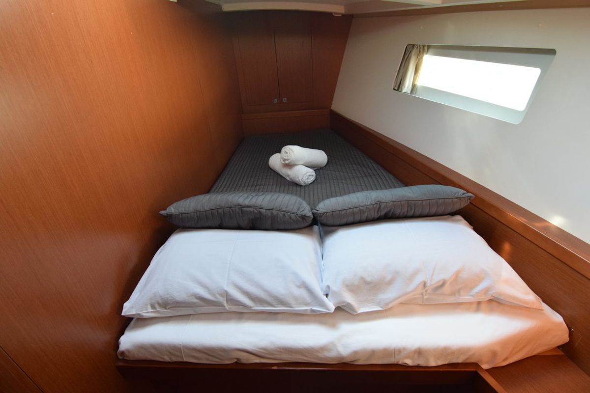 Cabin on Semiramis, a Beneteau Oceanis 45 sailboat at Kontokali, Greece