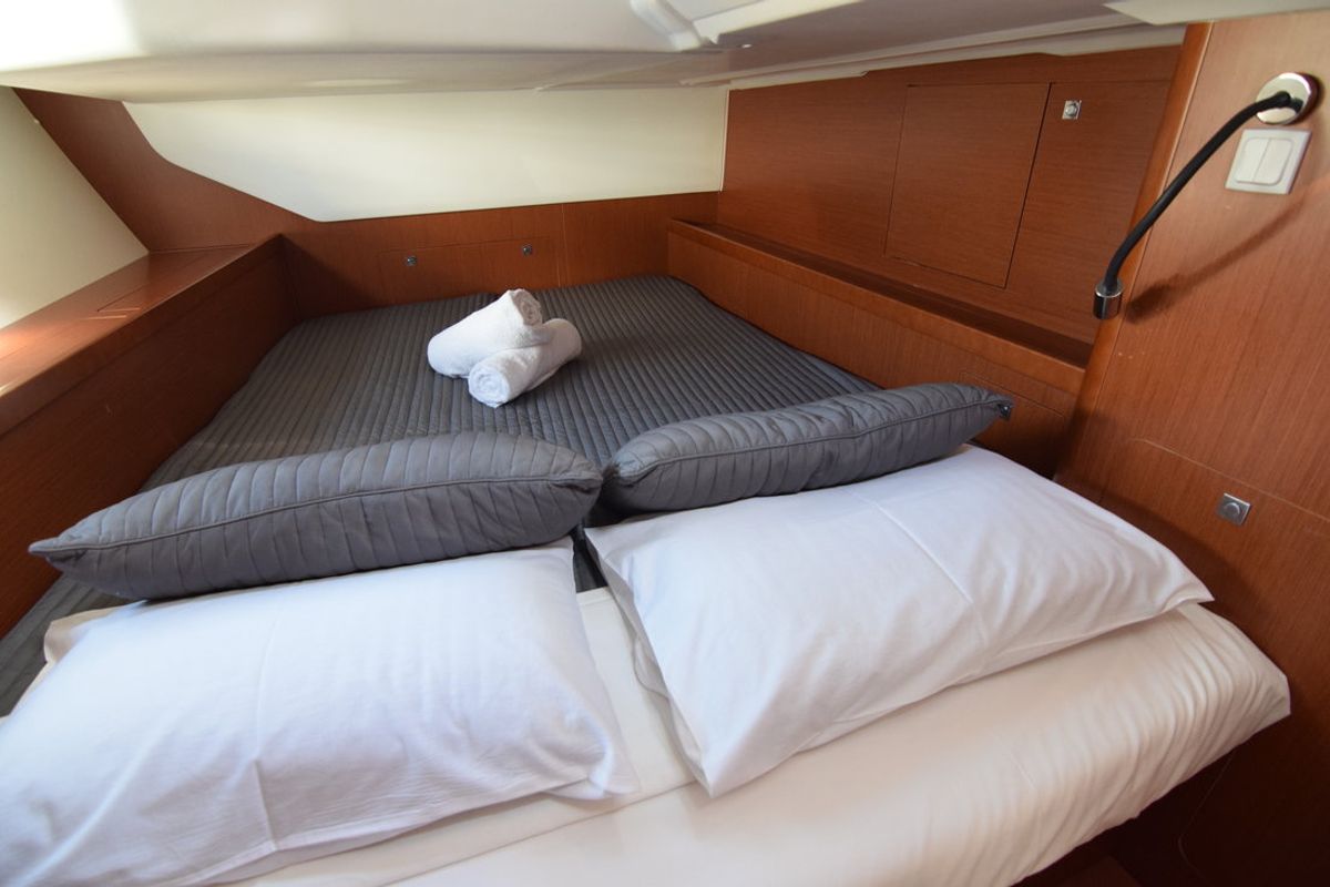 Cabin on Semiramis, a Beneteau Oceanis 45 sailboat at Kontokali, Greece