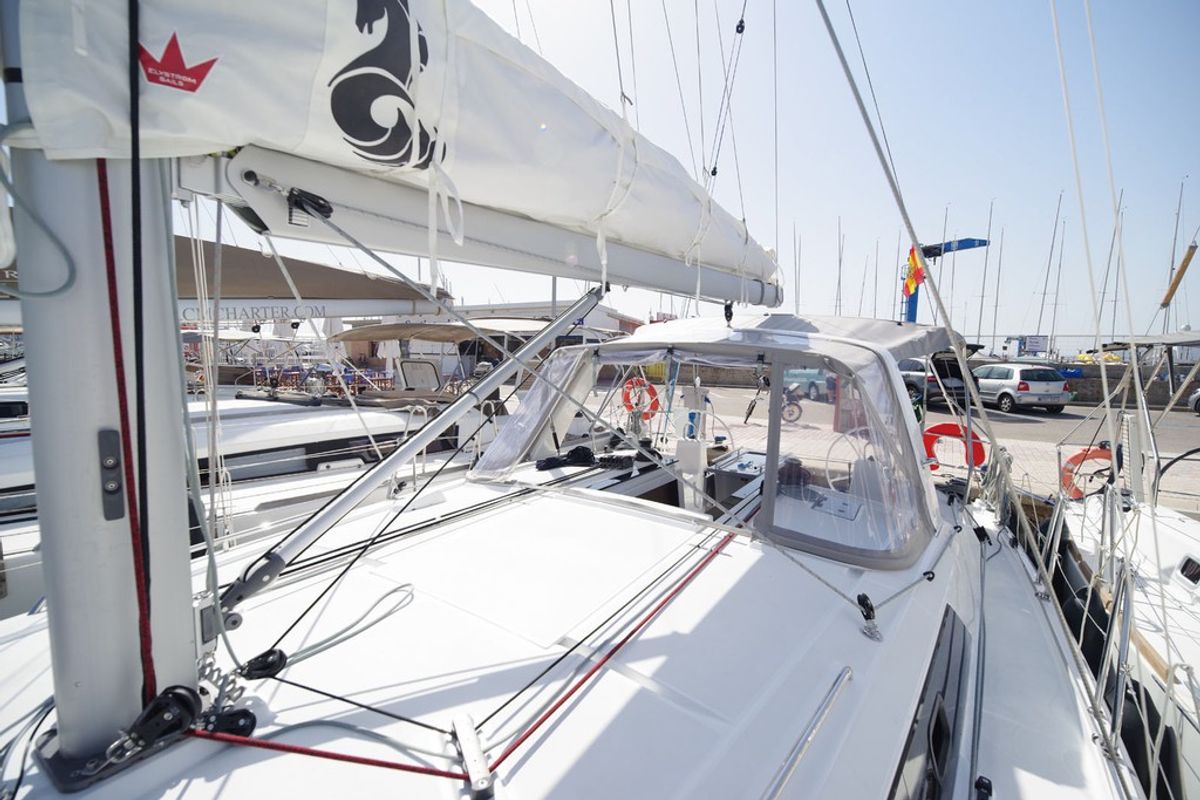 Deck of Passepartout, a Beneteau Oceanis 41.1 sailboat at Port de Pollença, Spain