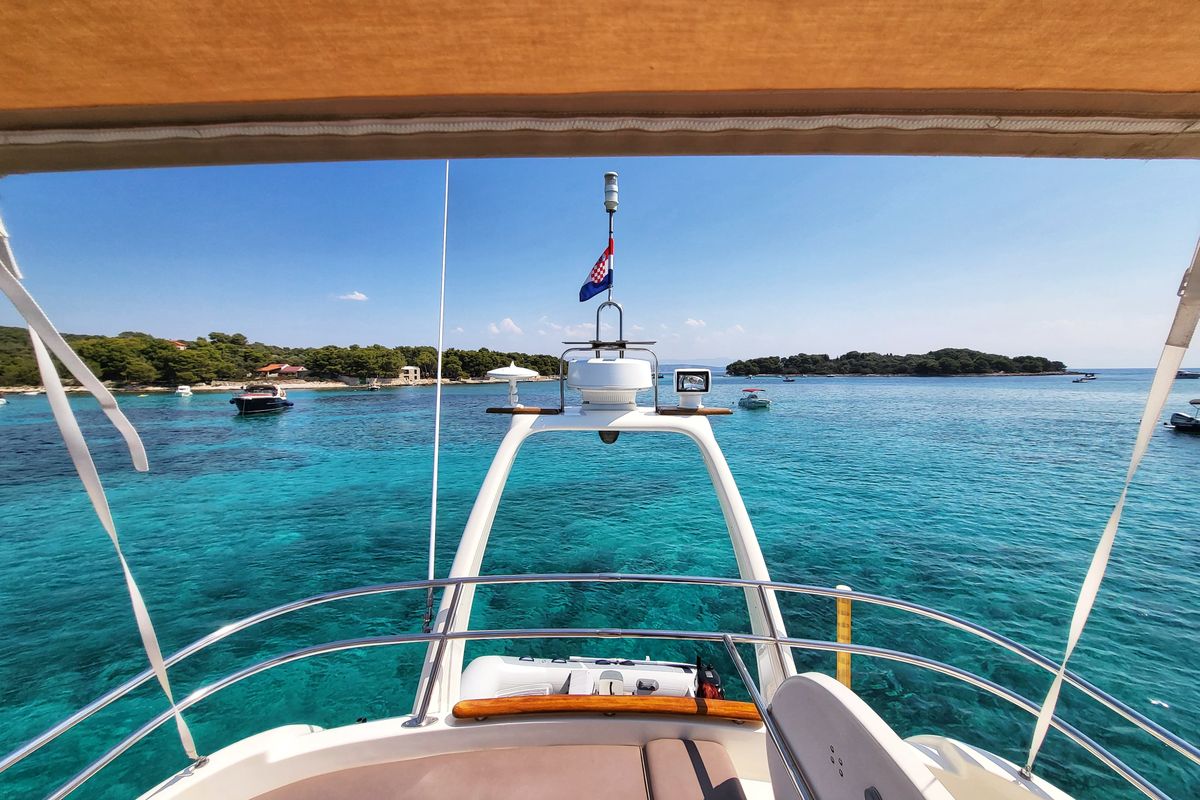 Deck of UNPLUGGED, a Prestige 46 Fly motorboat at Split, Croatia