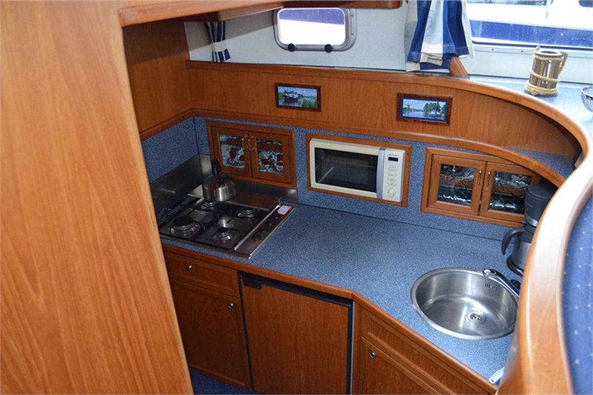 Galley of Michelle, a De Drait Kotterjacht 12.2 GL motorboat at Woudsend, Netherlands