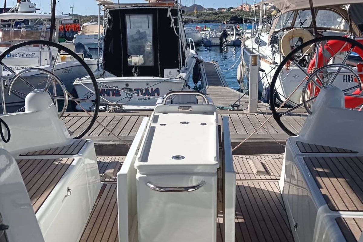 Deck of Verdejo (Las Galletas), a Jeanneau Sun Odyssey 410 sailboat at Elephant Butte Estates, United States