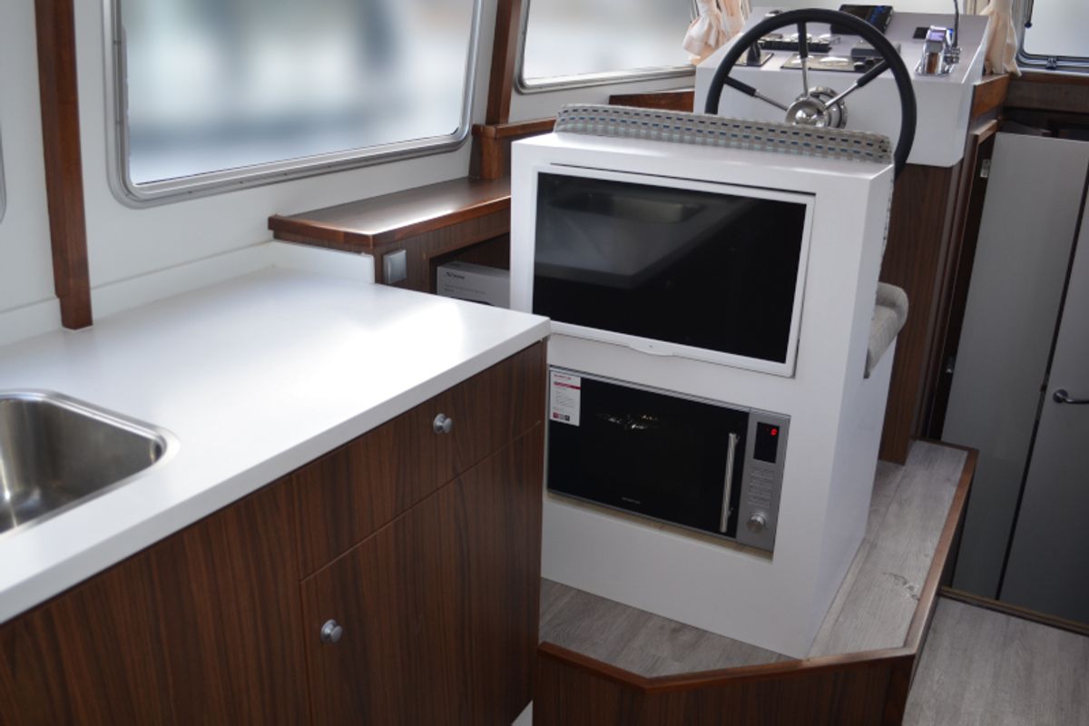 Galley of Drait 107, a De Drait Bravoure 40 motorboat at Drachten, Netherlands