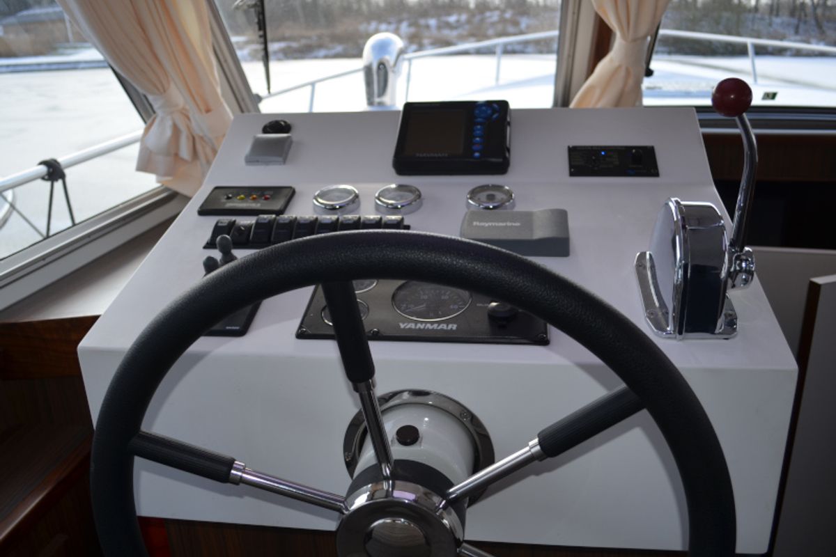 Cockpit of Drait 107, a De Drait Bravoure 40 motorboat at Drachten, Netherlands
