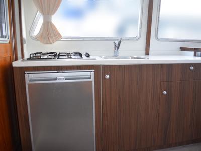 Galley of Drait 107, a De Drait Bravoure 40 motorboat at Drachten, Netherlands