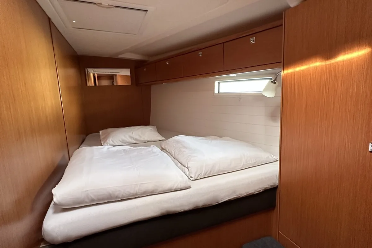 Cabin on Zoilo, a Bavaria Cruiser 51 sailboat at Općina Sukošan, Croatia