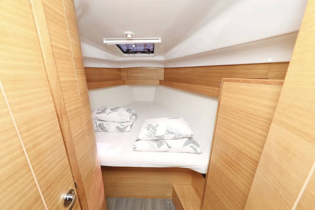 Cabin on Kaya, a Elan Impression 40.1 sailboat at Grad Biograd na Moru, Croatia