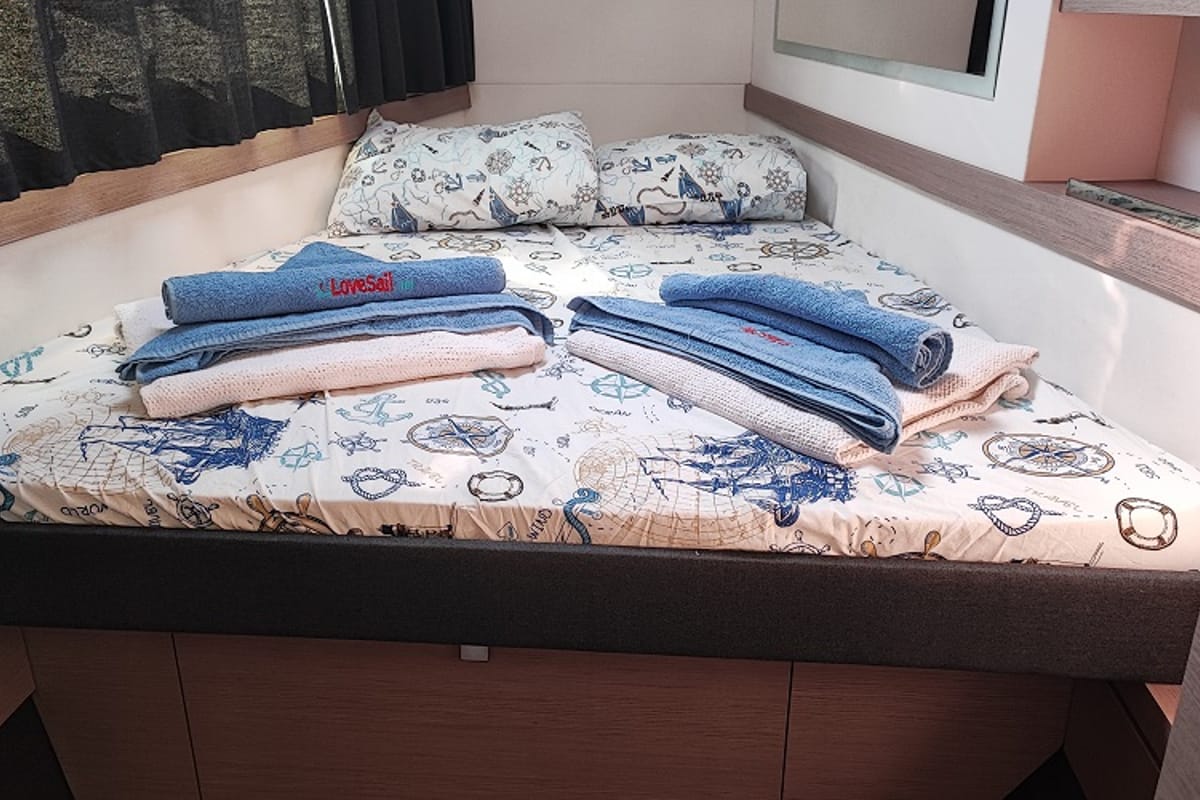 Cabin on Blue Orion, a Fountaine Pajot Isla 40 catamaran at Fethiye, Turkey
