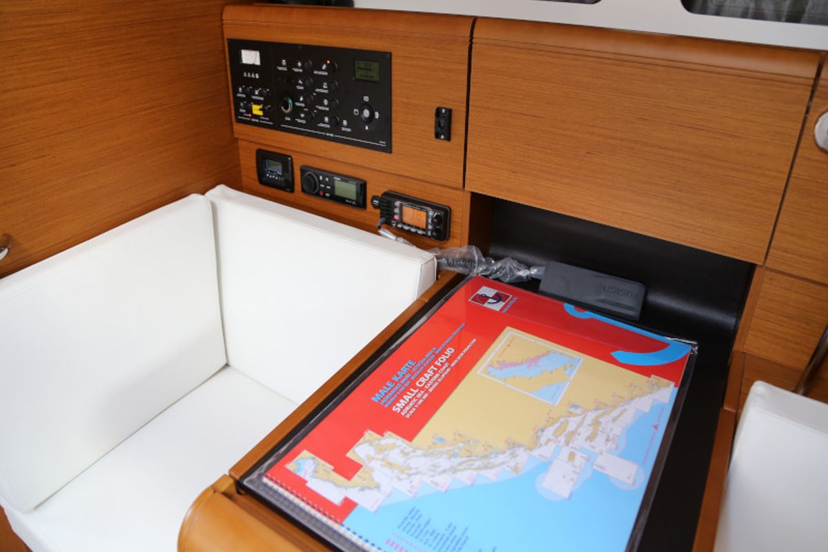 Salon of Kandur II , a Jeanneau Sun Odyssey 419 sailboat at Grad Kaštela, Croatia