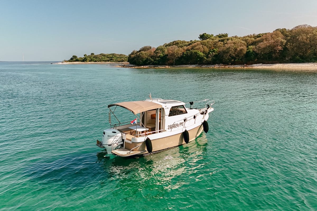 Exterior view of H2, a Leidi 660 motorboat at Grad Pula, Croatia