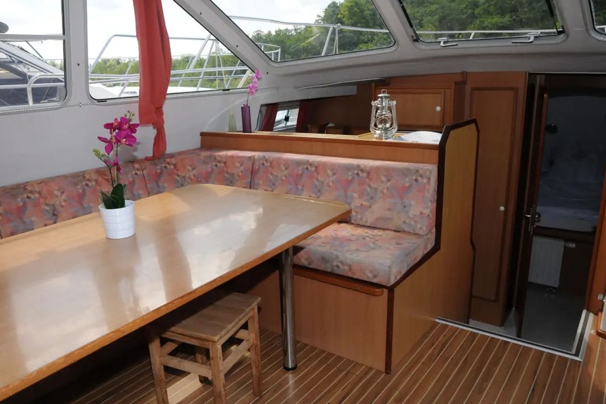 Salon of Aphrodite, a Gulet Tarpon 42 TP motorboat at Lübz, Germany