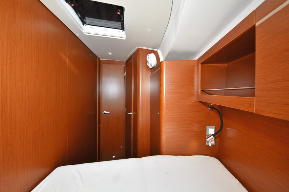 Cabin on Antonela M, a Beneteau Oceanis 46.1 sailboat at Zadar, Croatia