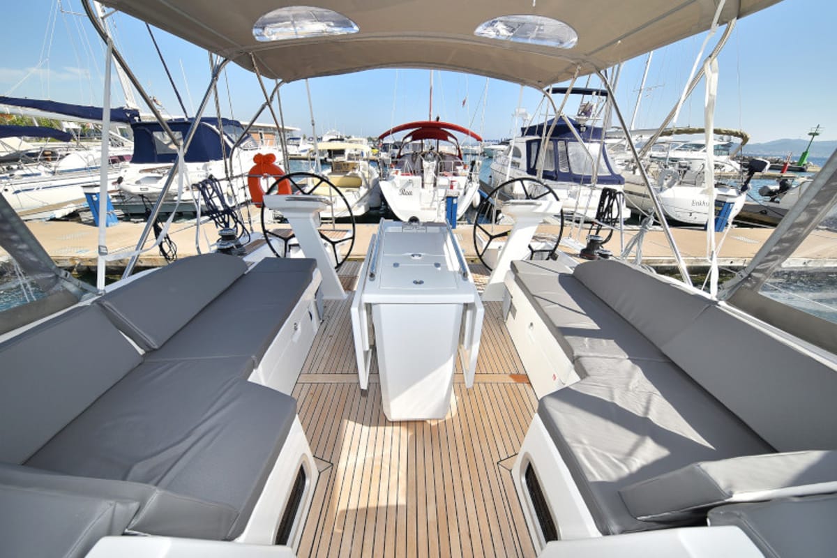 Salon of Antonela M, a Beneteau Oceanis 46.1 sailboat at Zadar, Croatia