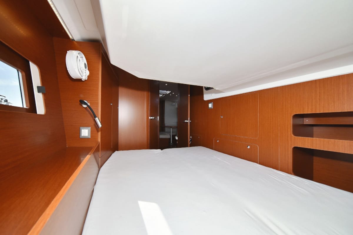 Cabin on Antonela M, a Beneteau Oceanis 46.1 sailboat at Zadar, Croatia