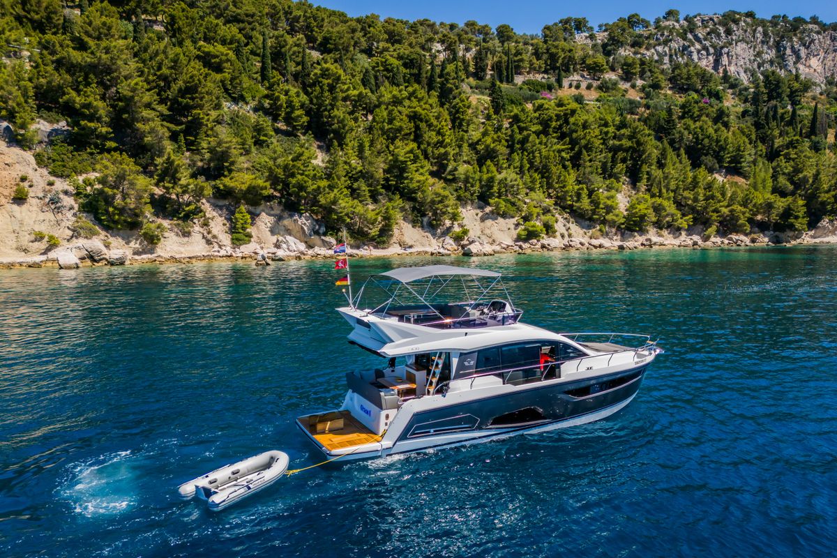 Exterior view of Grace II, a Sealine F430 yacht at Grad Kaštela, Croatia