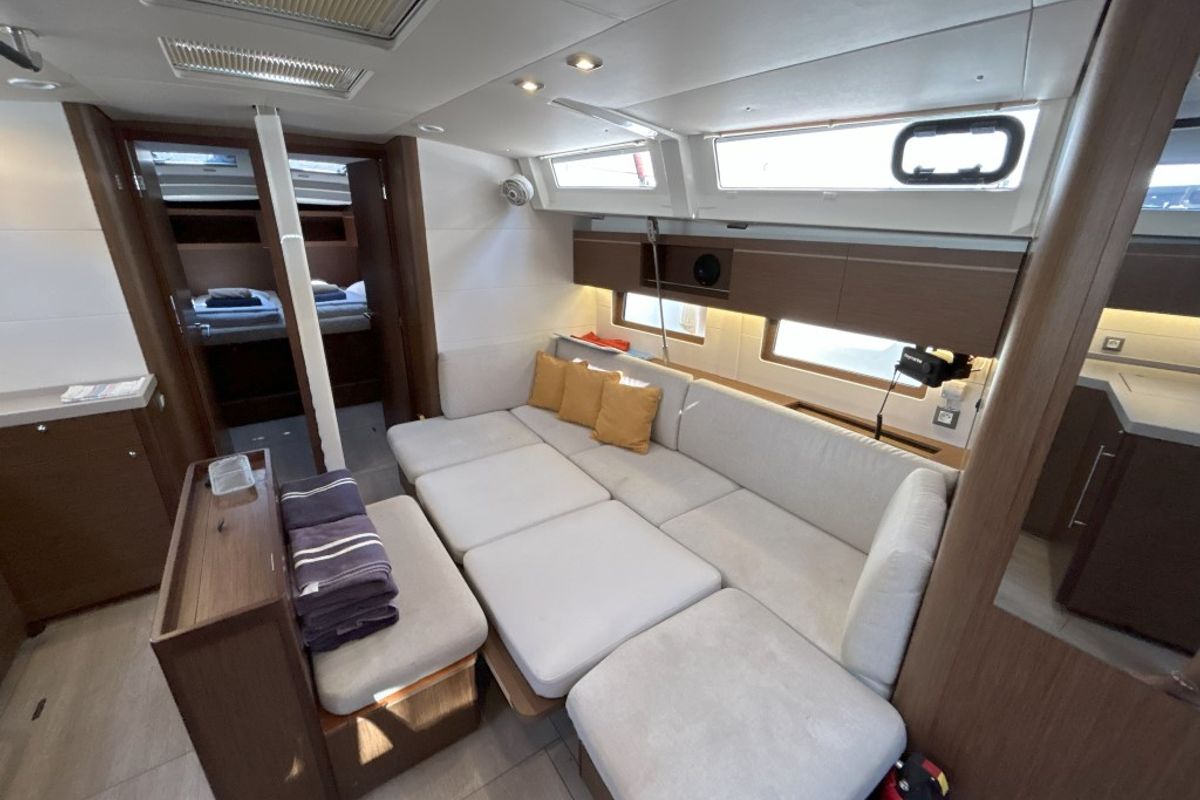 Salon of Bumblebee, a Beneteau Oceanis 46.1 sailboat at Split, Croatia
