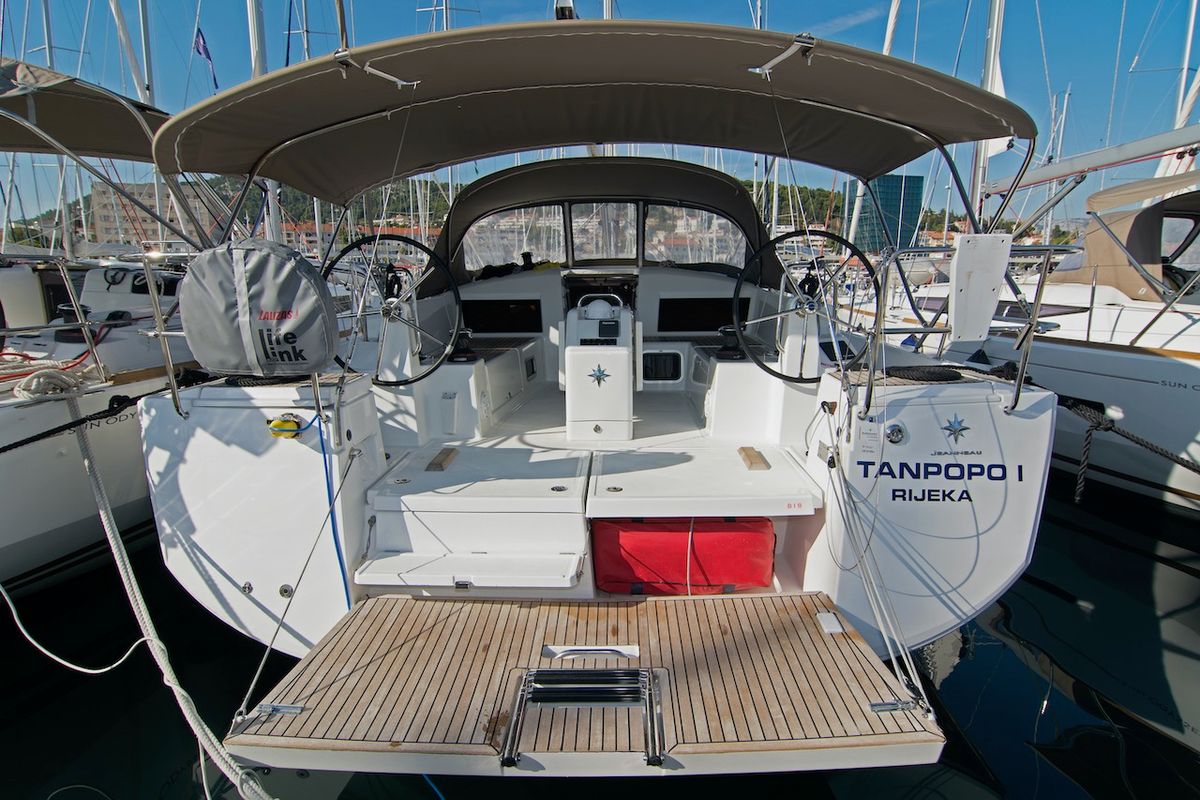 Exterior view of Tanpopo, a Jeanneau Sun Odyssey 440 sailboat at Split, Croatia