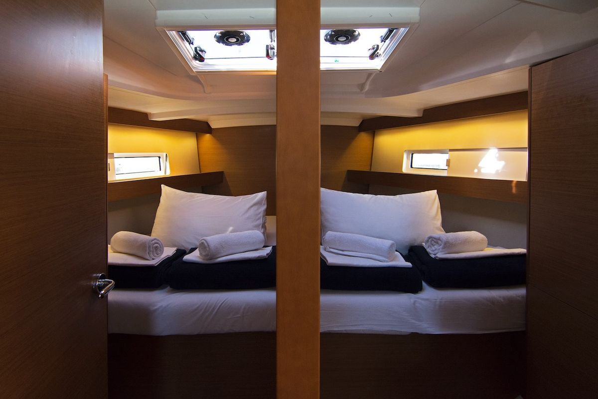 Cabin on Tanpopo, a Jeanneau Sun Odyssey 440 sailboat at Split, Croatia