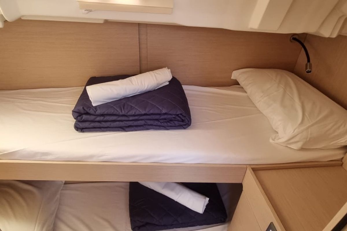 Cabin on Sceptrum, a Beneteau Oceanis 46.1 sailboat at Salerno, Italy