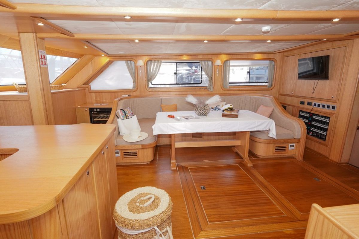 Salon of Perla Del Mar, a Unknown M/S Perla Del Mar yacht at Marmaris, Turkey