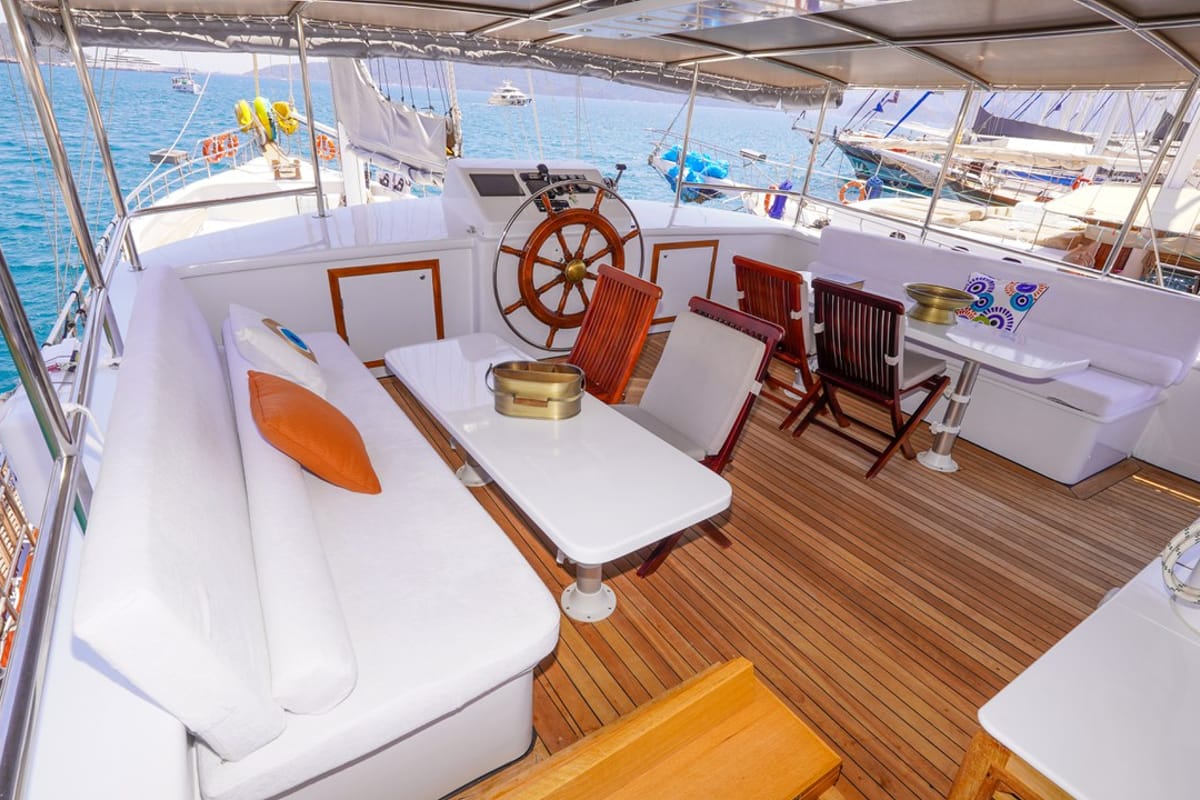 Cockpit of Perla Del Mar, a Unknown M/S Perla Del Mar yacht at Marmaris, Turkey