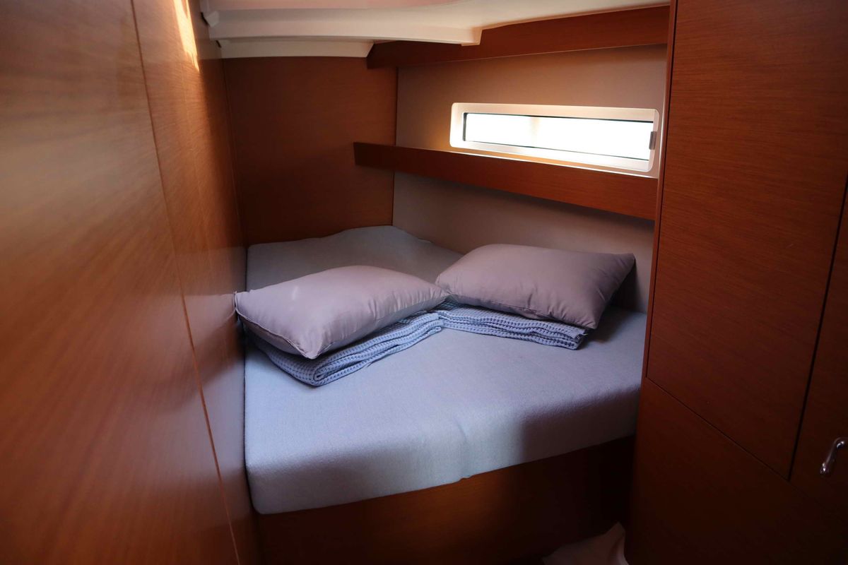 Cabin on Diamond, a Jeanneau Sun Odyssey 440 sailboat at Athens, Greece