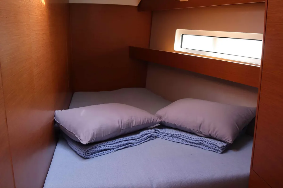 Cabin on Diamond, a Jeanneau Sun Odyssey 440 sailboat at Athens, Greece