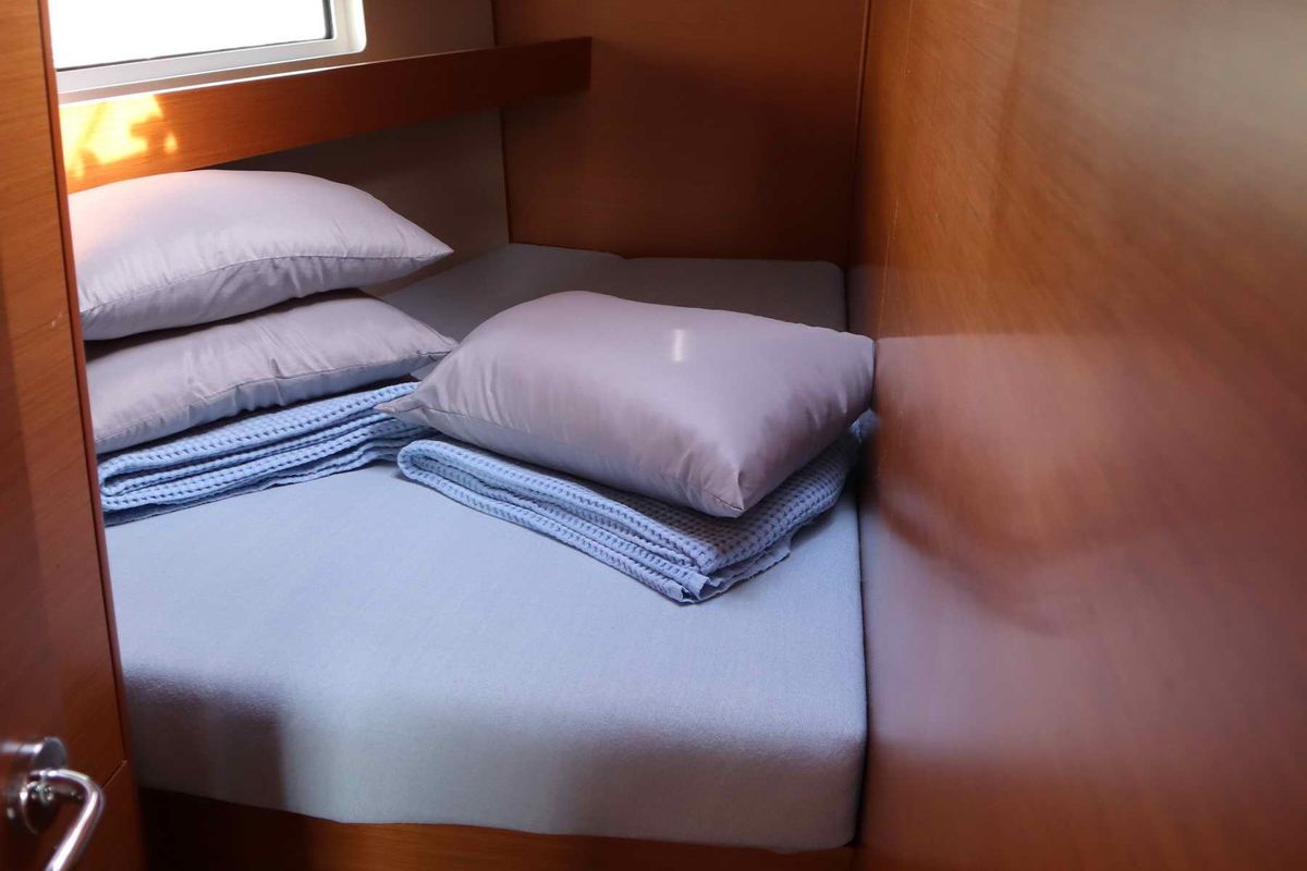 Cabin on Diamond, a Jeanneau Sun Odyssey 440 sailboat at Athens, Greece